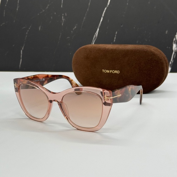 Tom Ford Accessories - NEW TOM FORD TF940 72G WOMEN PINK SUNGLASSES TOM FORD CARA FT0940/S 72G